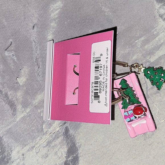 Betsey Johnson Santa in pink caddy - Picture 5 of 7